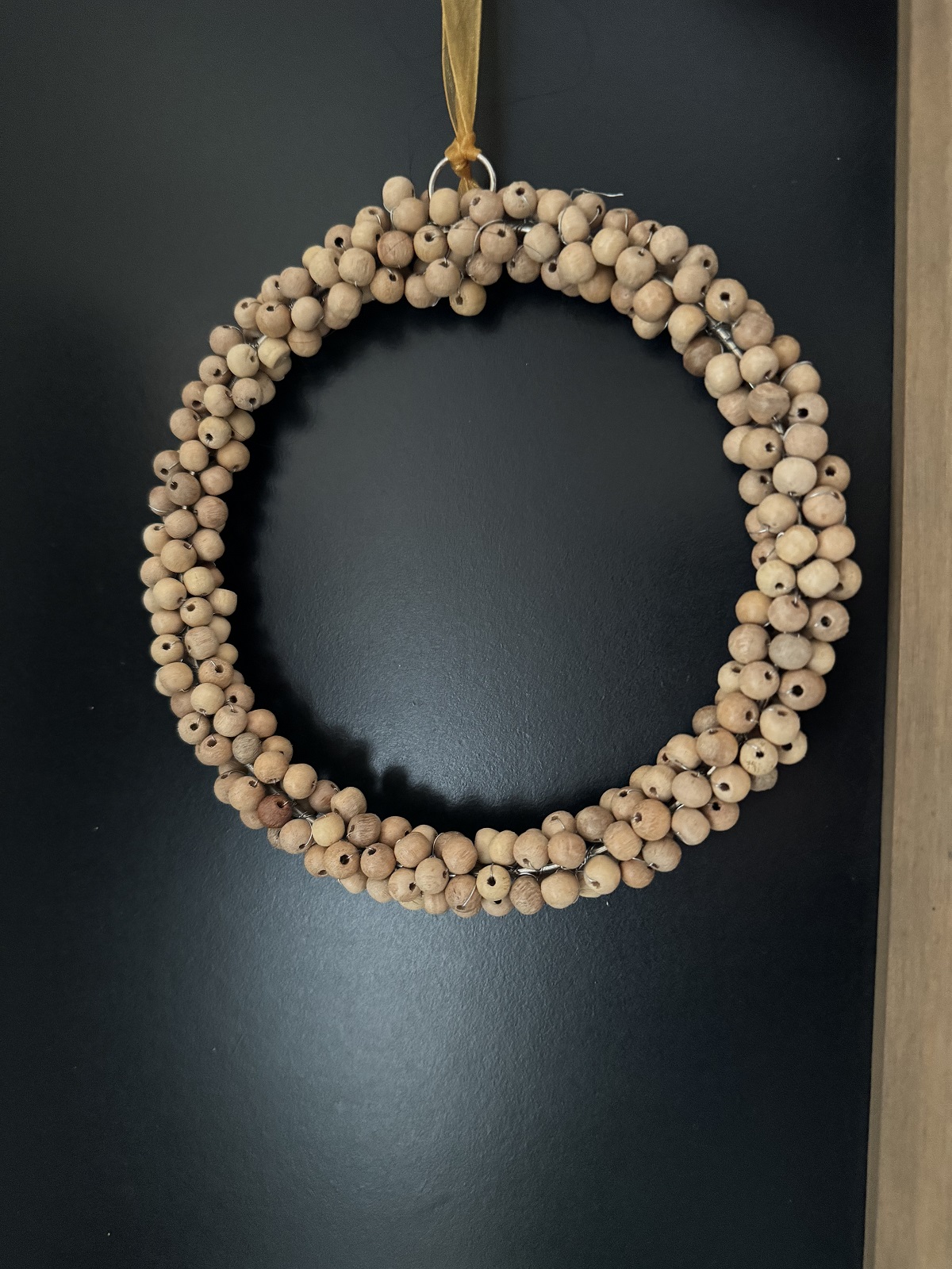 Holzperlenkranz zum hängen naturfarben - Durchmesser 15 cm