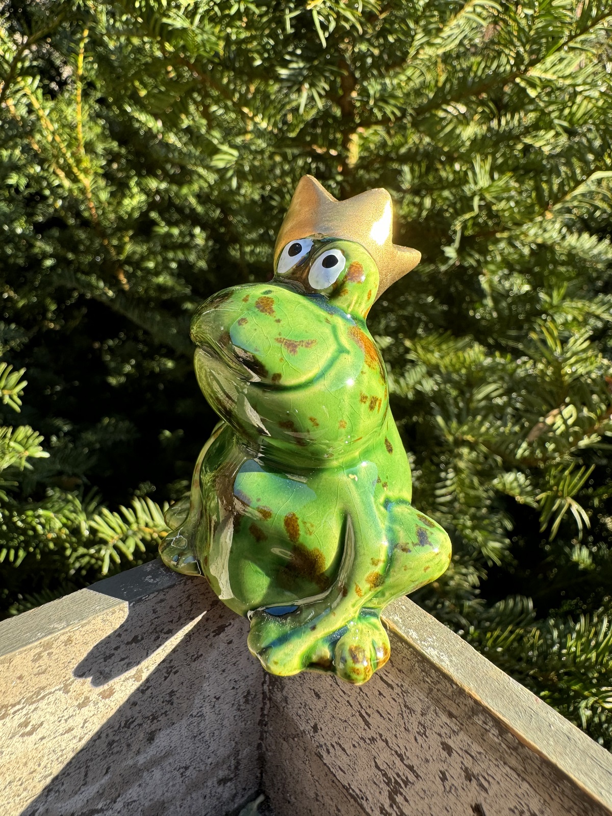 Keramik Mini Froschkönig Alfrodo mit Krone - Höhe 6,9 cm