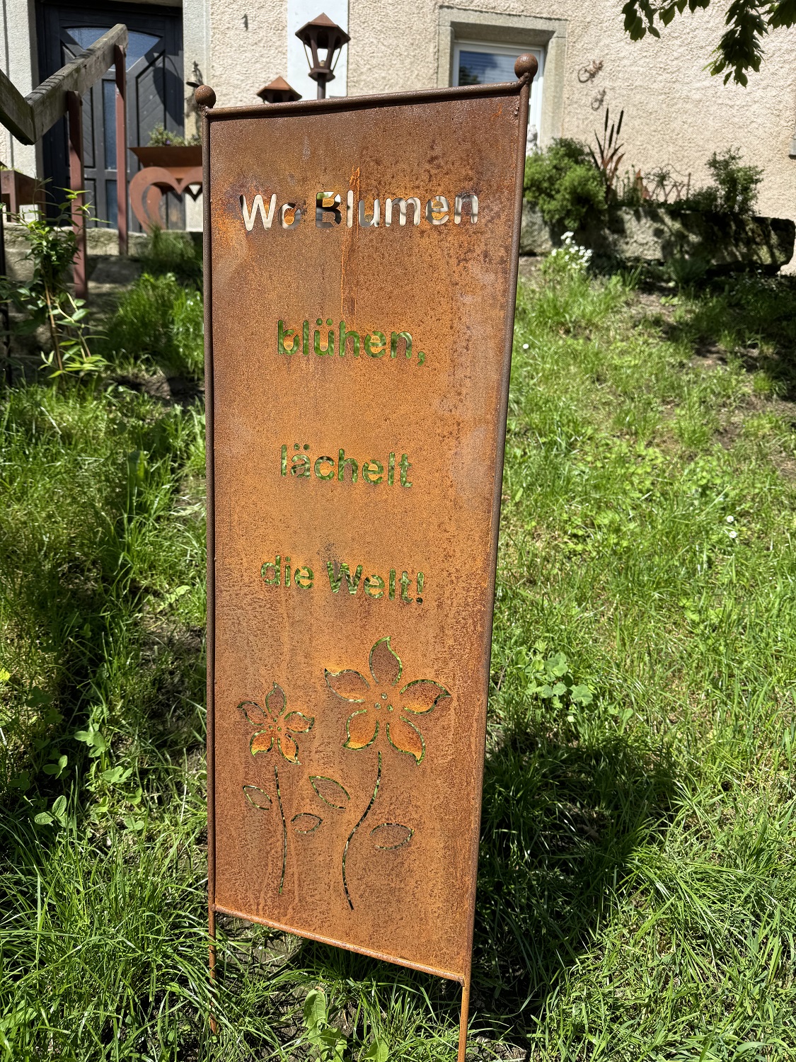 Edelrost Spruchtafel Wo Blumen blühen - Höhe 115 cm