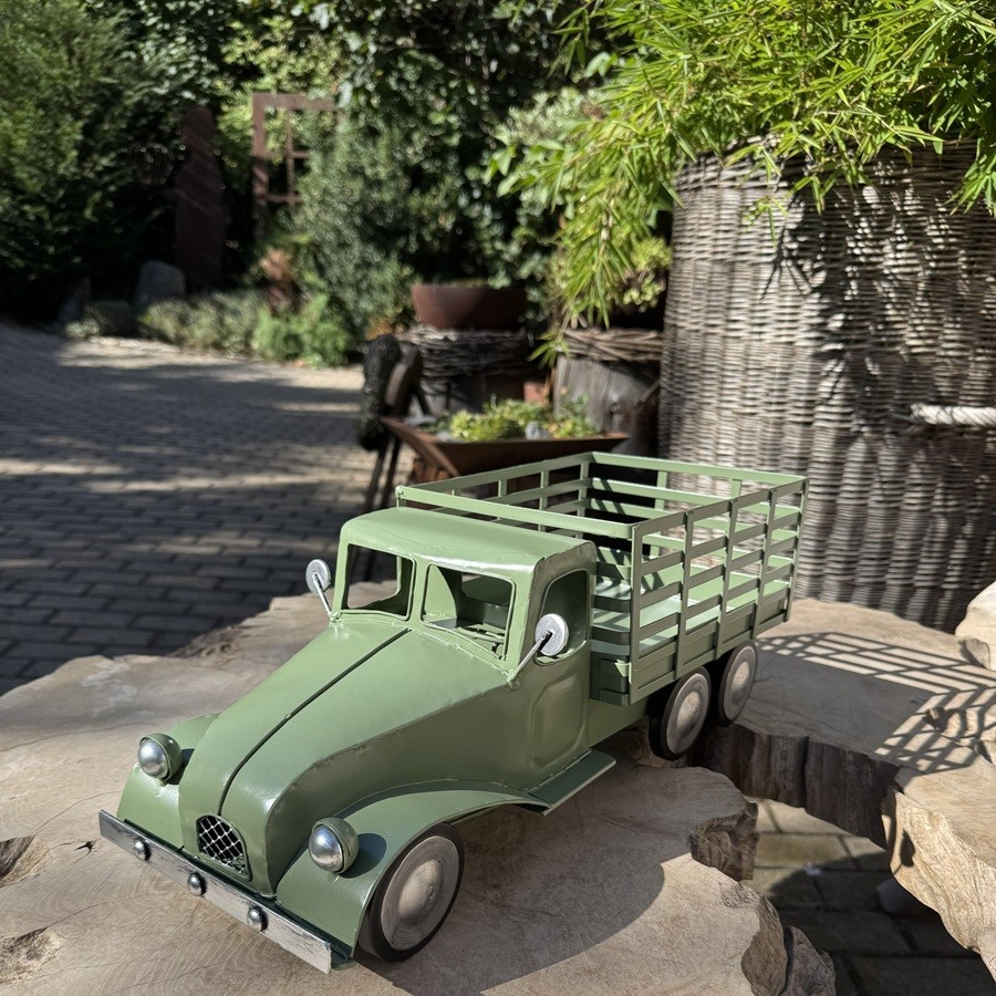 Metall Retro Truck Olivgrün mit 6 Rädern & großer Ladefläche - Länge ca. 46 cm