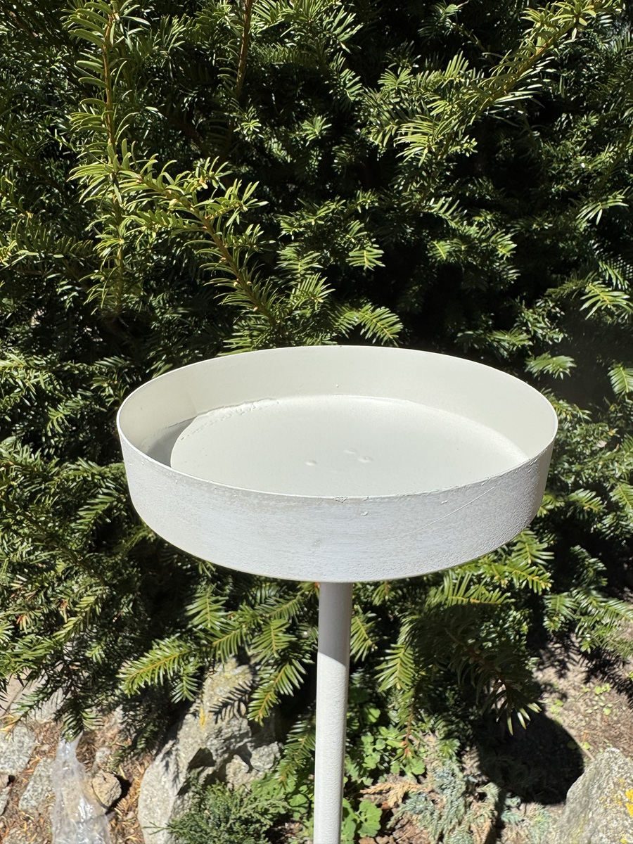 Metall Schale cremeweiß auf Stab - Durchmesser 17 cm