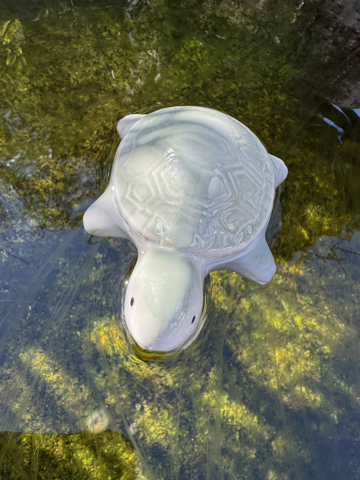 Keramik Schwimmfigur Schildkröte groß  - Höhe 4,5 cm