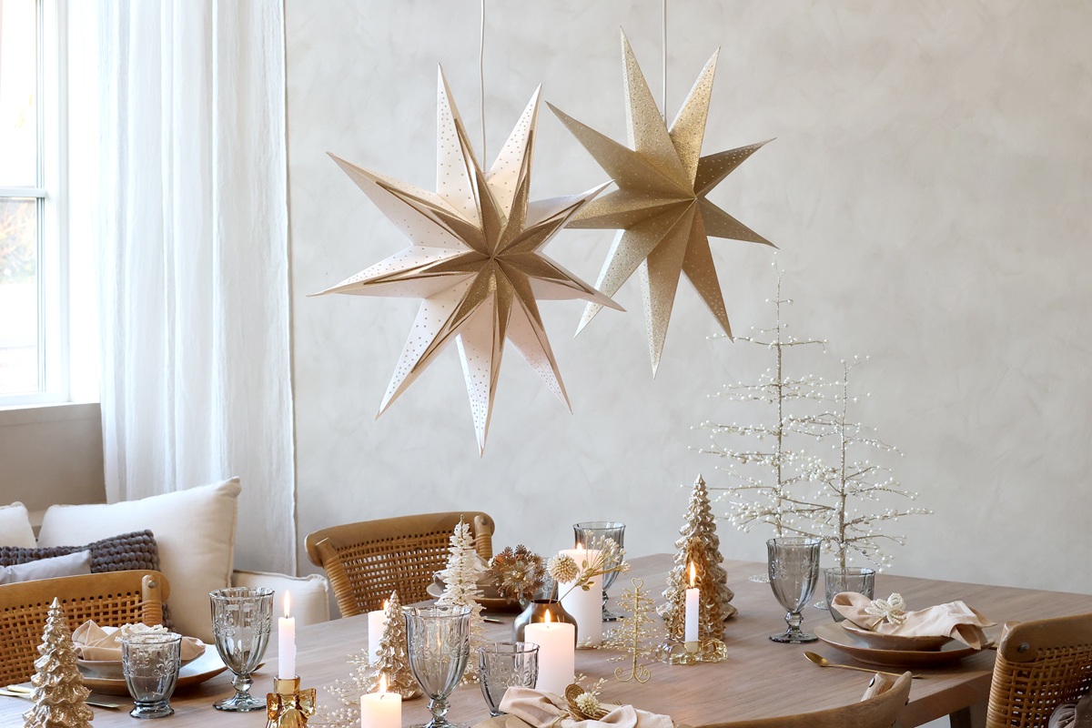 Weihnachtsbaum (größeres Modell) mit Perlen und Golddraht - Höhe ca. 68 cm