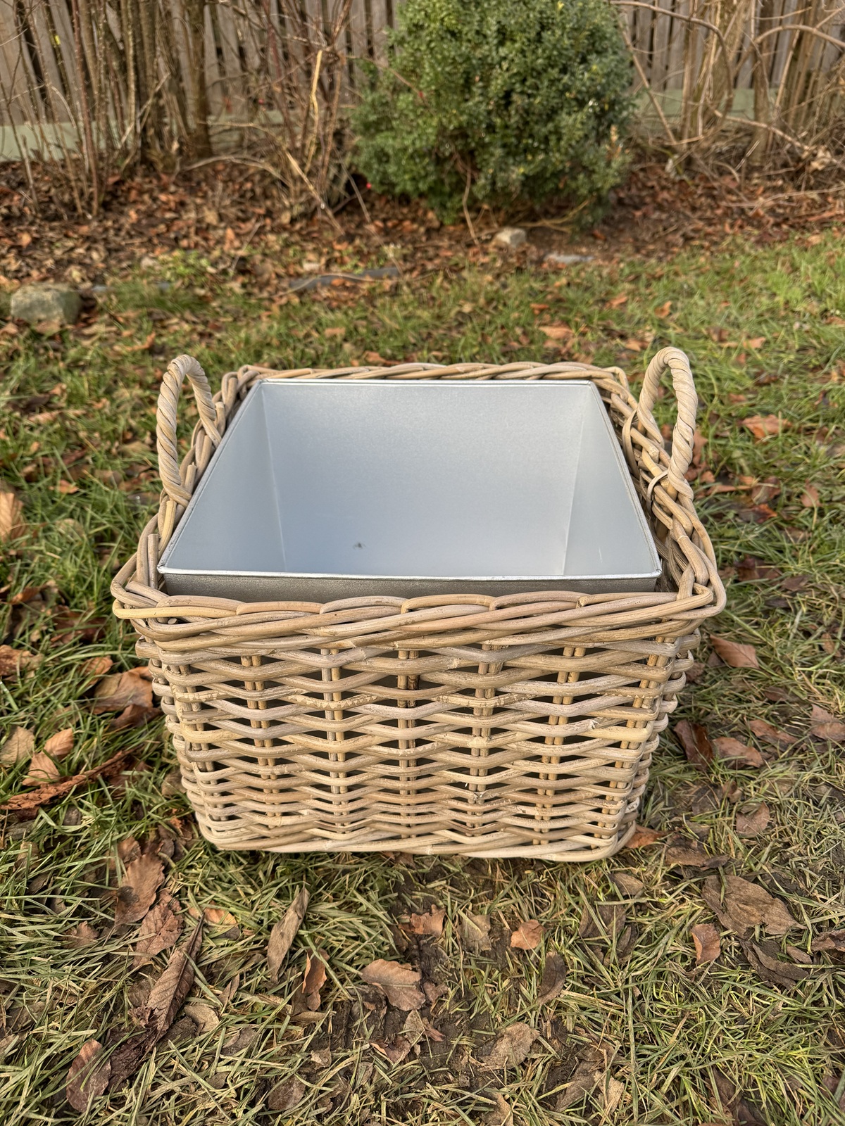 Outdoor Rattankorb eckig klein mit Blecheinsatz und Henkeln - Breite 40 cm
