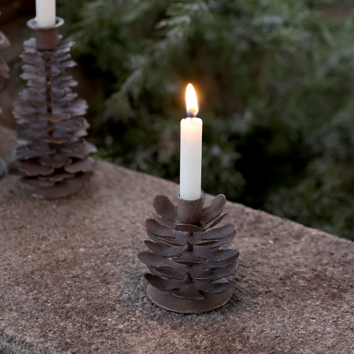 Metall Kerzenständer Mini Zapfen in Rostoptik für Spitzkerzen – Höhe 6,5 cm