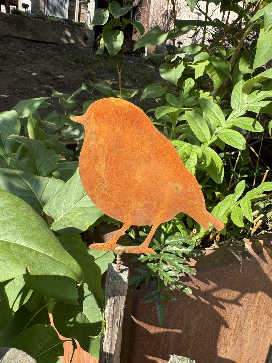 Edelrost Vogel Mila mit Schraube - Höhe 12 cm