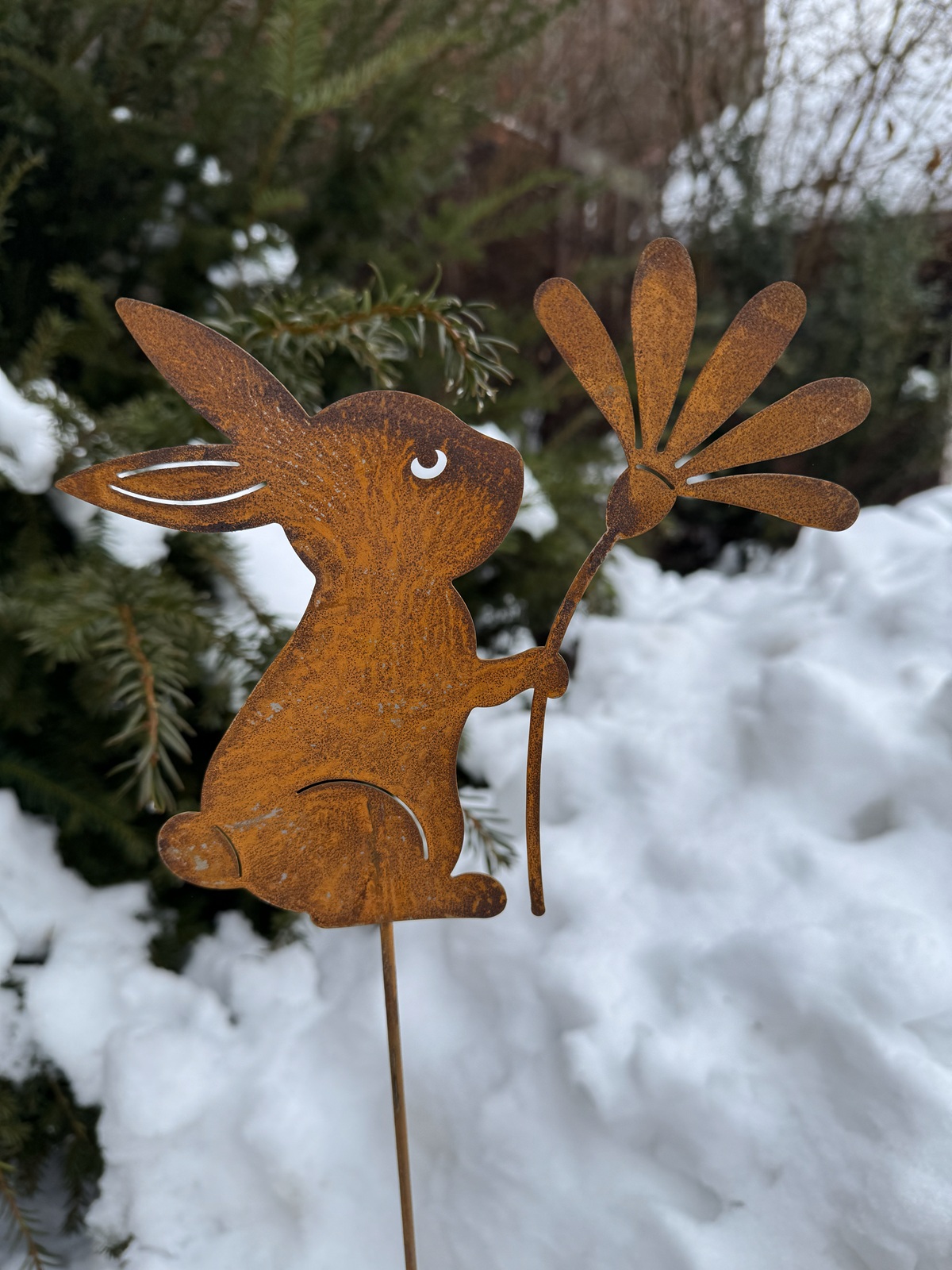 Edelrost Hase mit Margerite auf Stab - Gesamthöhe 60 cm