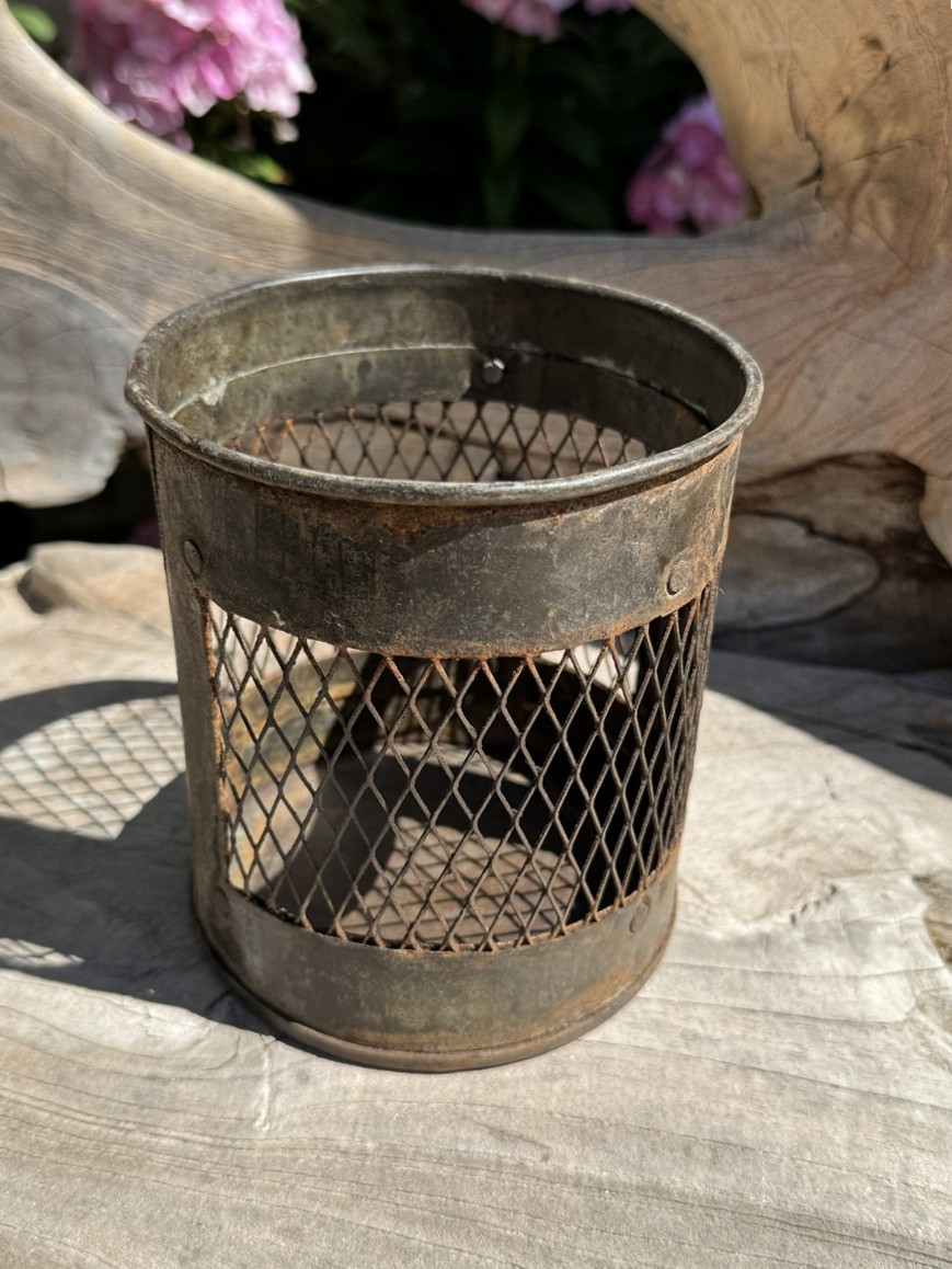 Vintage Eisen Windlicht mit Drahtmuster - Höhe ca. 13,5 cm