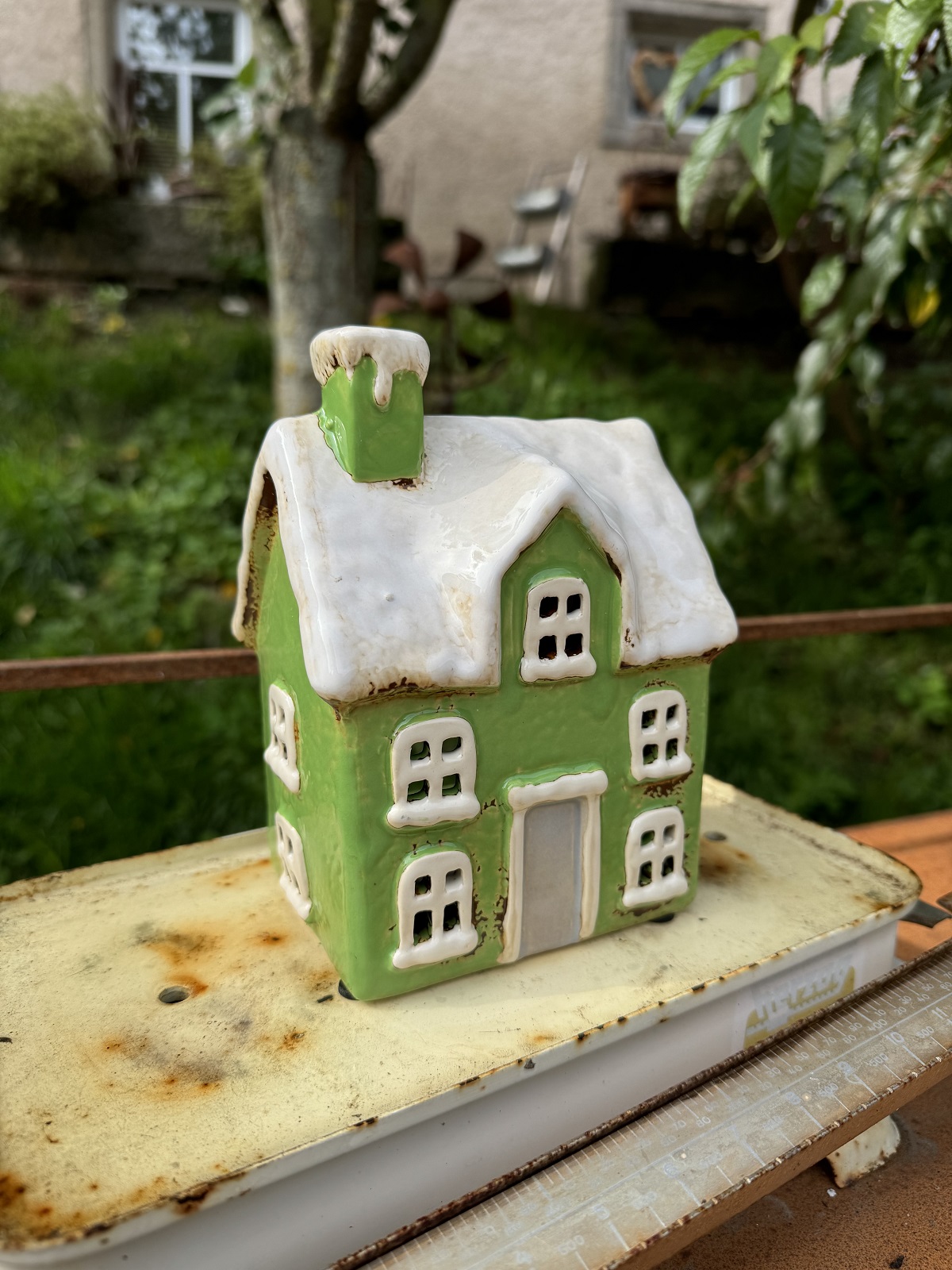 Keramik Windlicht apfelgrünes Häuschen - Höhe 16,5 cm