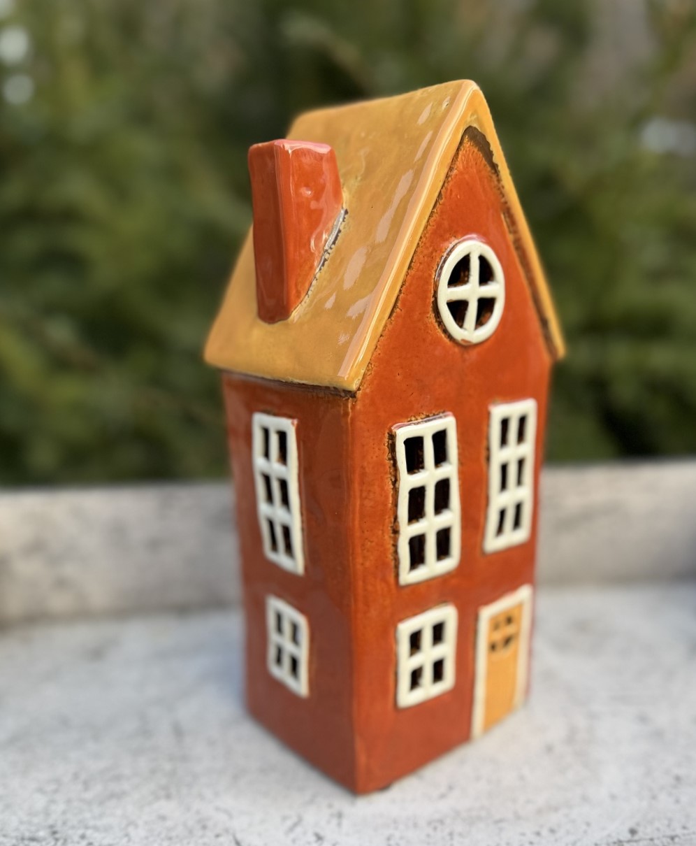 Keramik Windlicht Häuschen Irmi orange mit gelbem Dach - Höhe 18,5 cm