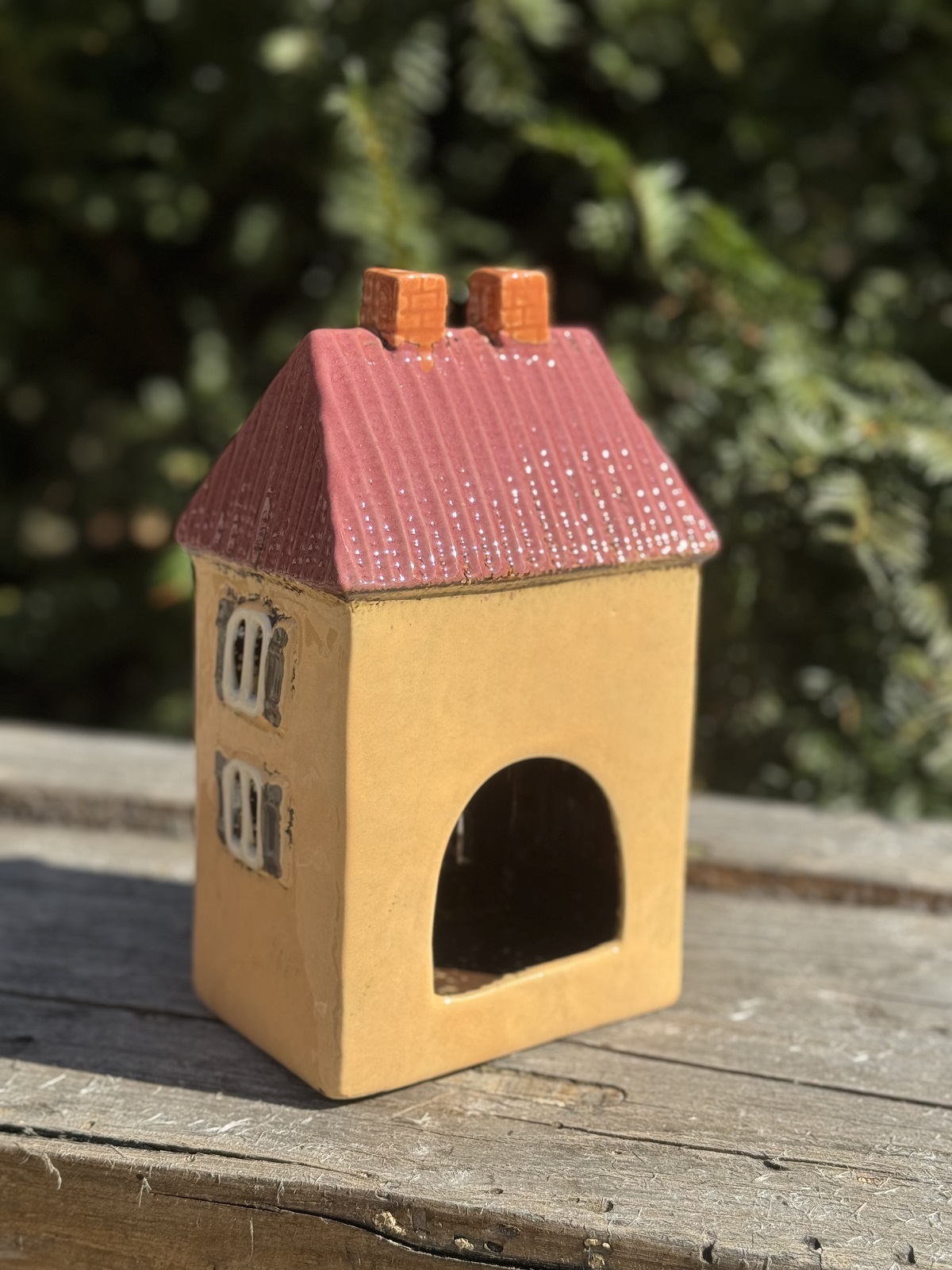 Keramik Windlicht Häuschen Villa Kunterbunt - Höhe 22 cm