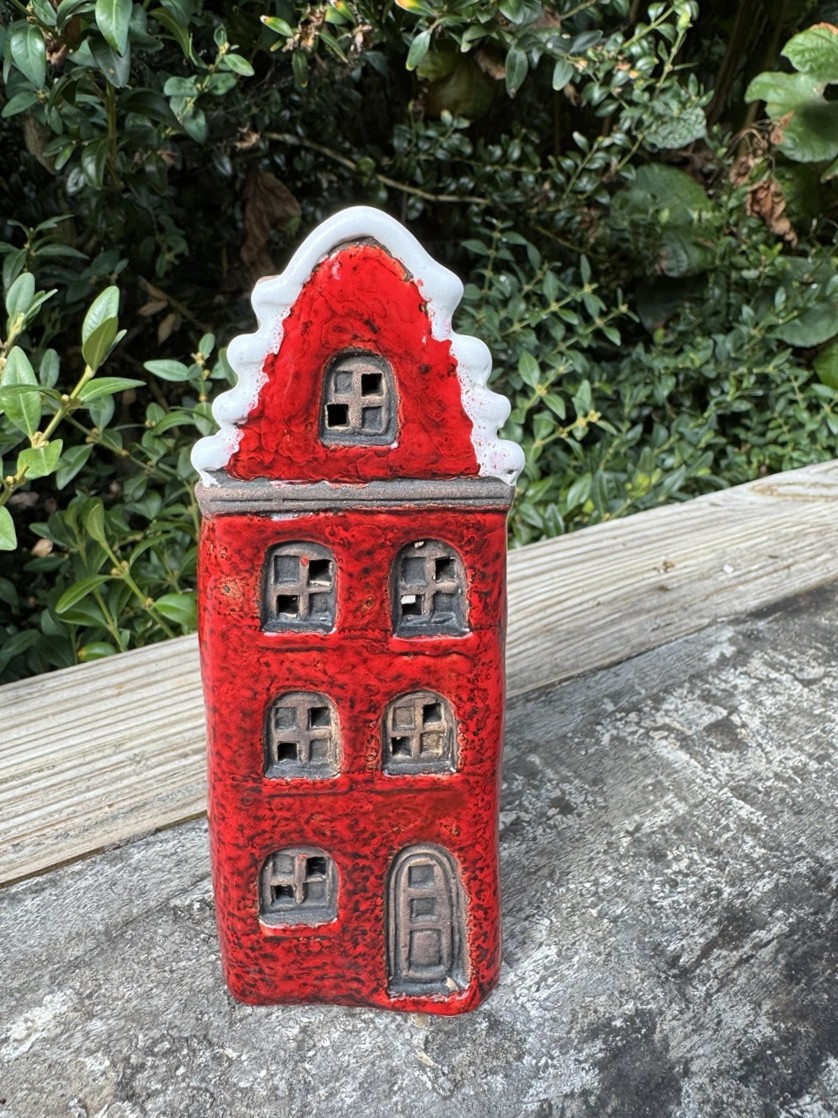 Keramik Stadthäuschen Rot ( Modell 2 ) zum Beleuchten - Höhe ca. 16 cm
