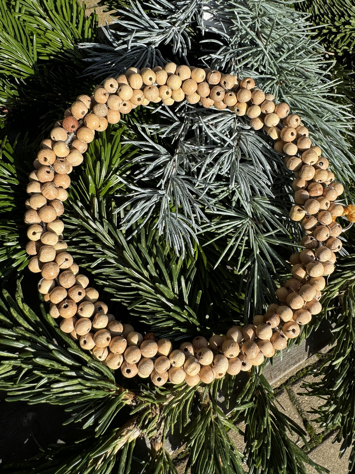 Holzperlenkranz zum hängen naturfarben - Durchmesser 15 cm