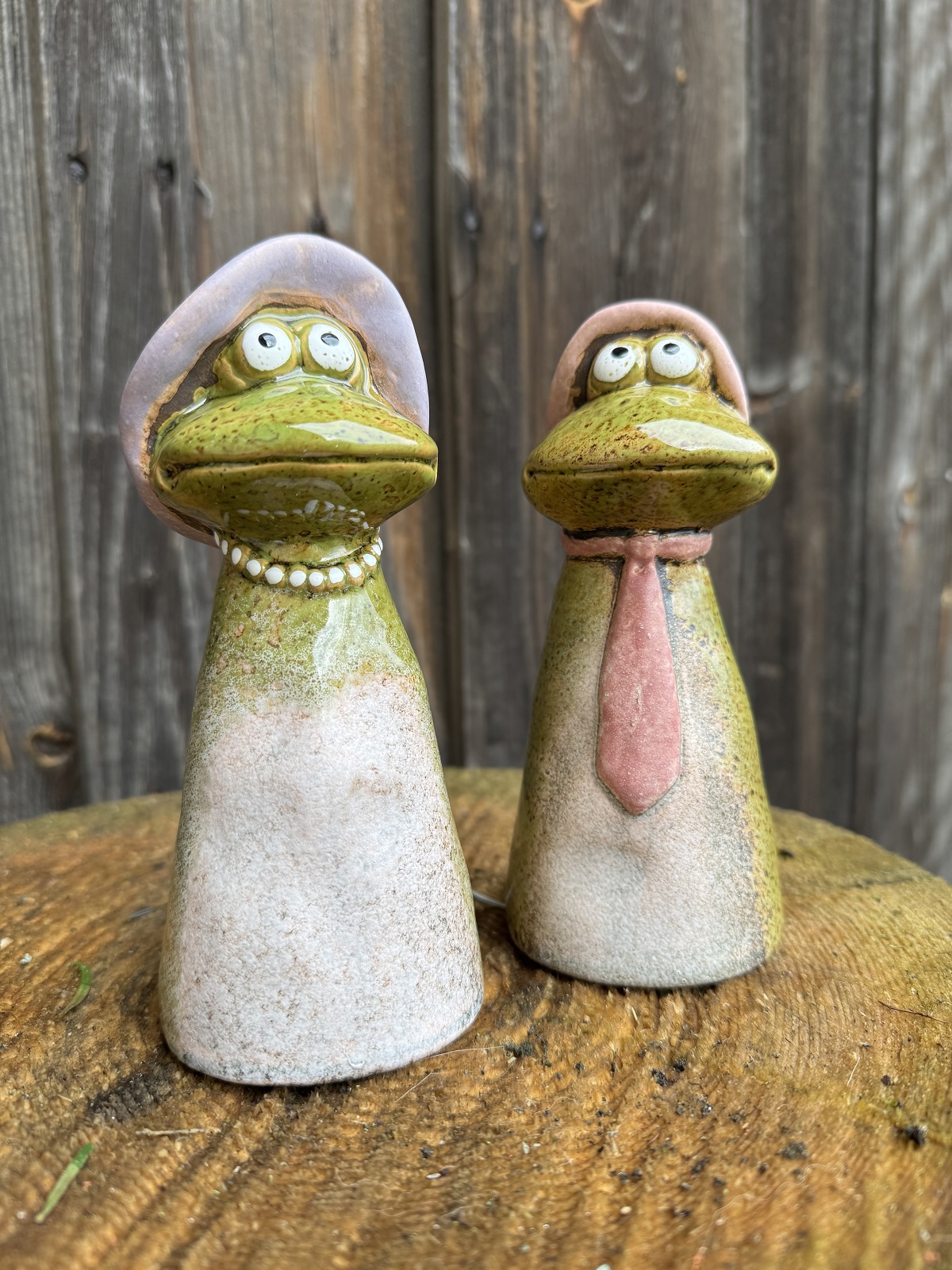 Keramik Zaunfigur Froschmann Fritz mit Krawatte  - Höhe 17 cm