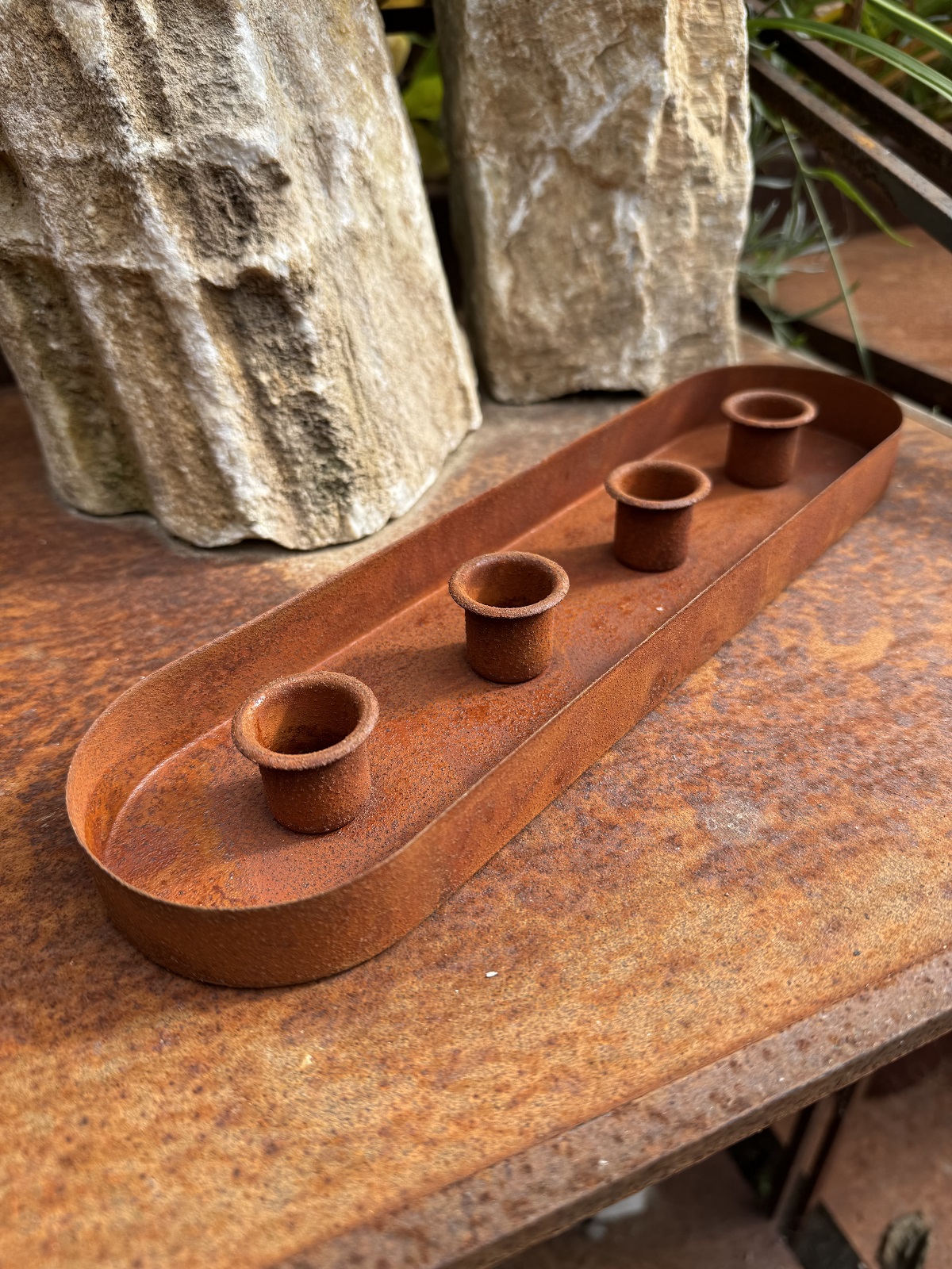 Edelrost Tablettschale länglich oval für 4 Stabkerzen - Länge 30 cm