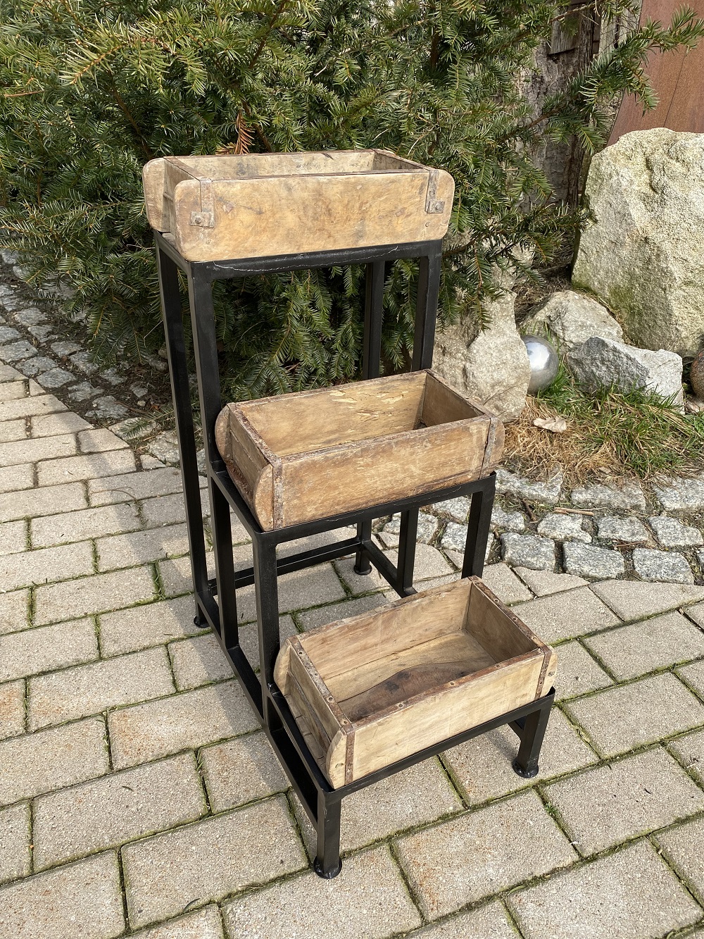 Metall Pflanztreppe Antik mit 3 Holzkästen - Höhe 70 cm