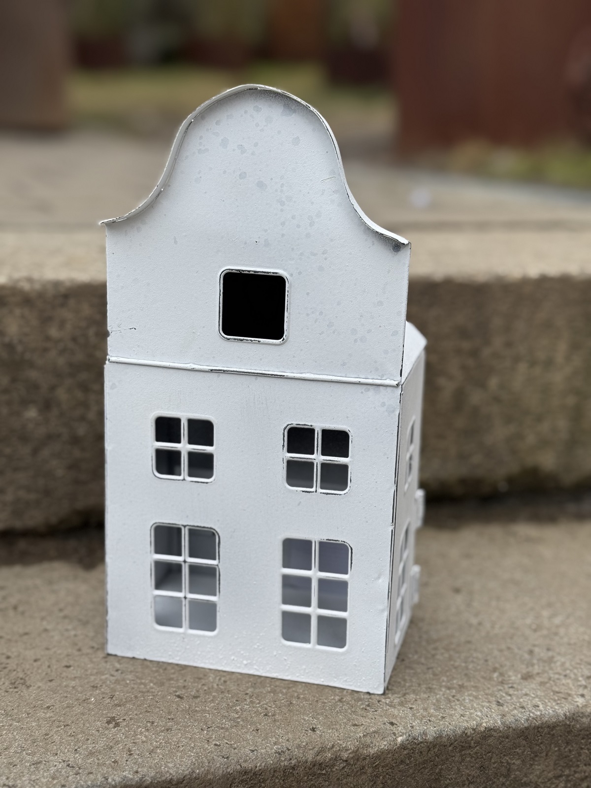 Metall Windlicht Haus weiß (Modell 2) - Höhe 26 cm