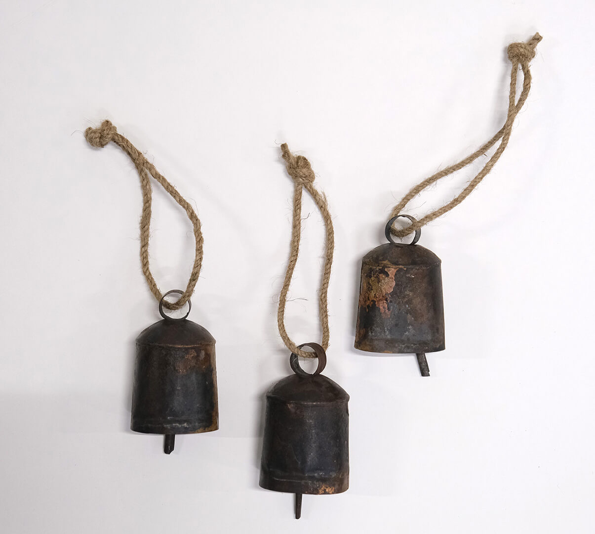 Vintage Eisen Glöckchen mit Patina - Höhe ca. 7 cm