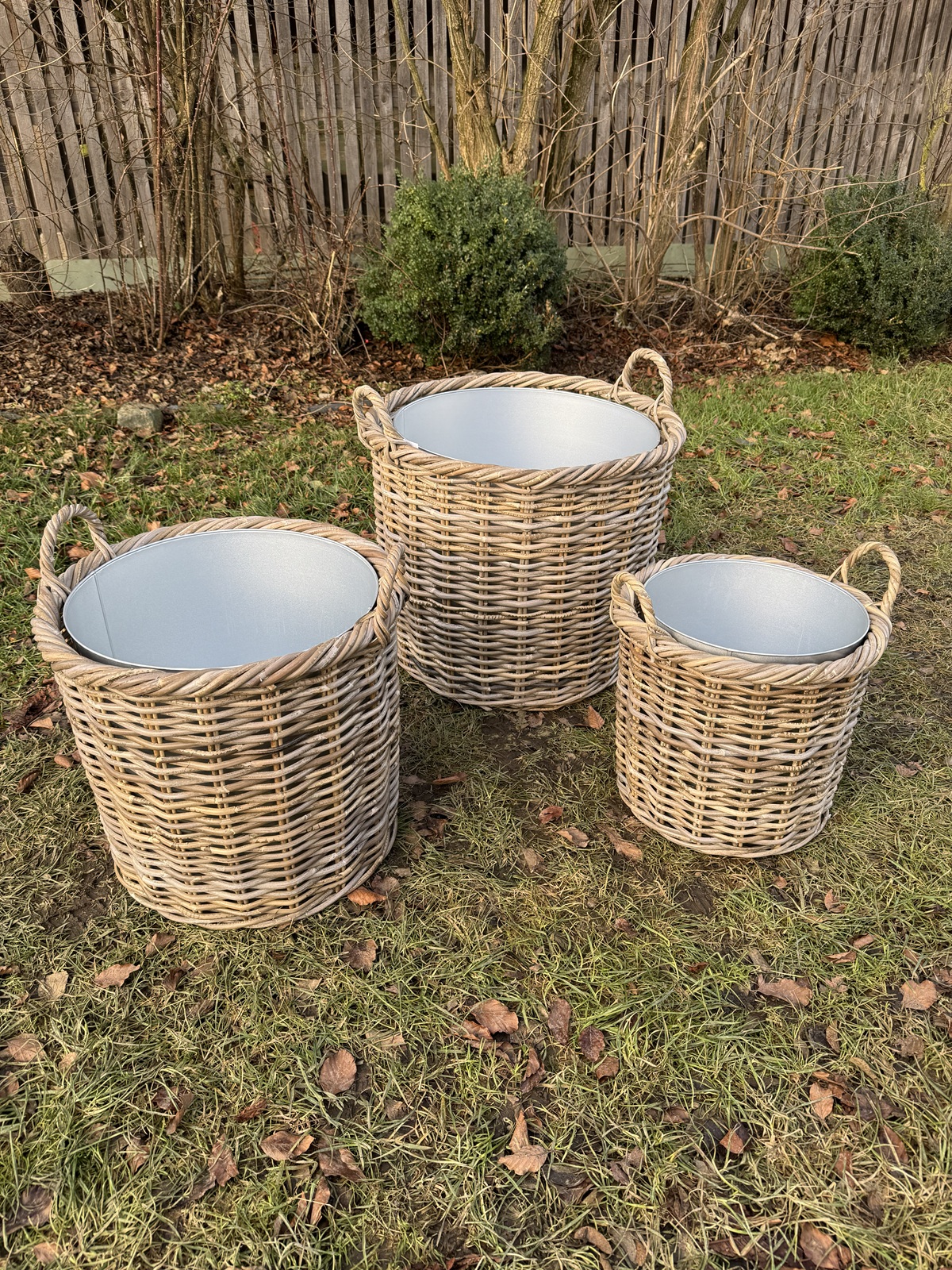 Outdoor Rattankorb rund groß mit Blecheinsatz und Henkeln - Durchmesser 57 cm