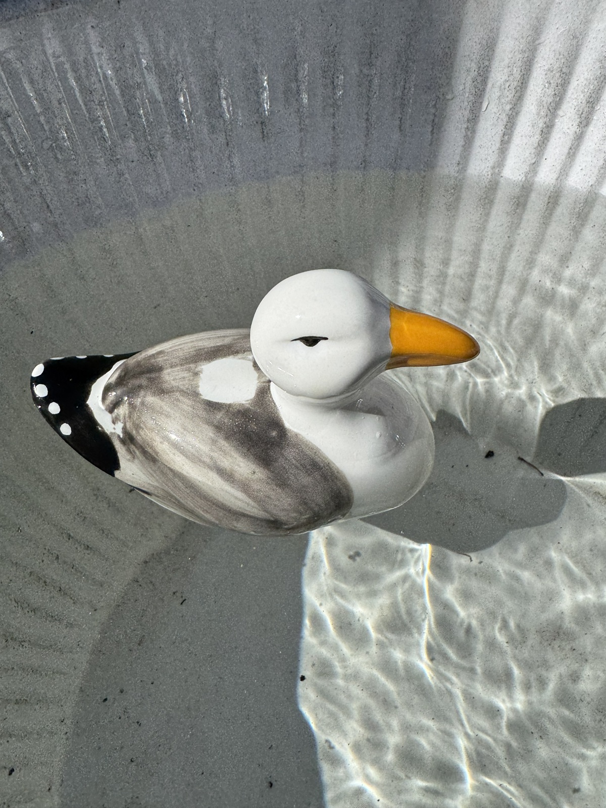 Keramik Schwimmfigur Möwe - Höhe 7 cm