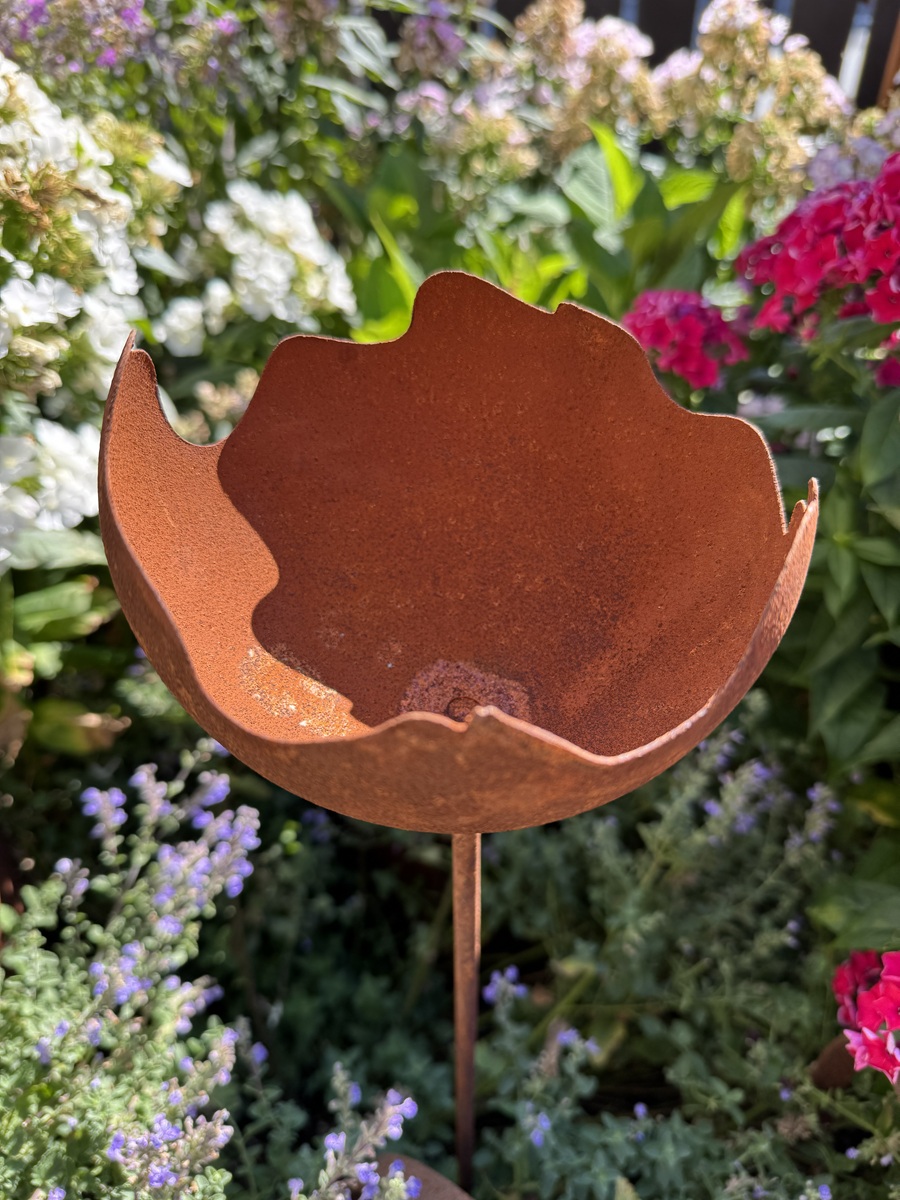 Naturrost Halbkugel Schale Risse auf Stab - Gesamthöhe 80 cm
