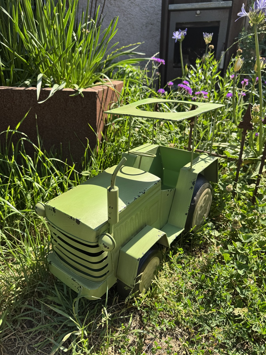 Retro Fahrzeug Traktor grün - Länge 43 cm