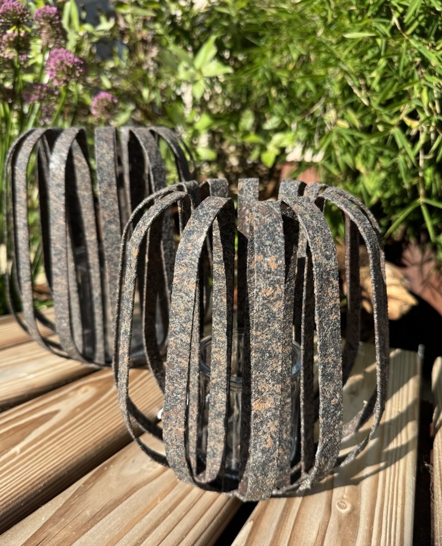 Metall Windlicht Streifen-Look mit Glas Antik Finish - Höhe 20 cm