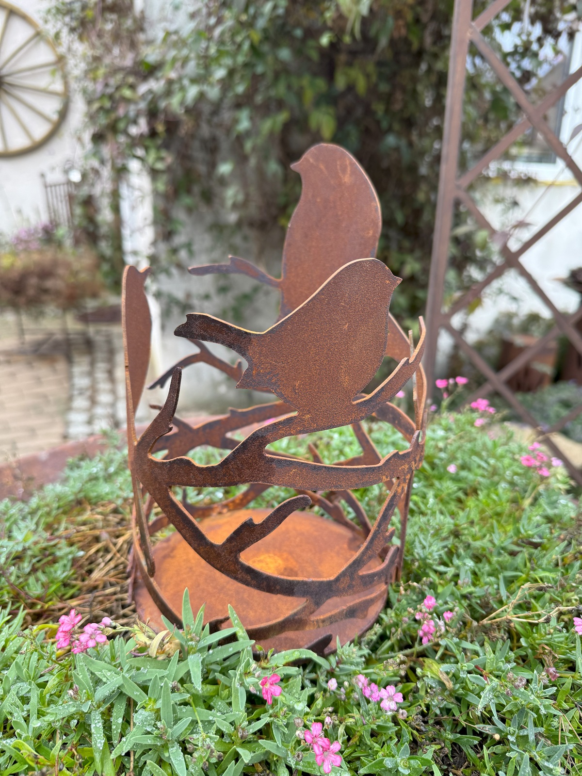 Edelrost Windlicht Vögel auf Ast mit Boden und Hülse - Höhe 25 cm