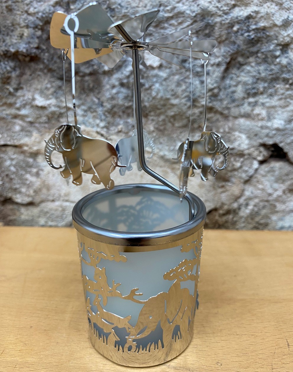 Glaskarussell Elefant Teelichthalter mit Propeller - Höhe 16 cm