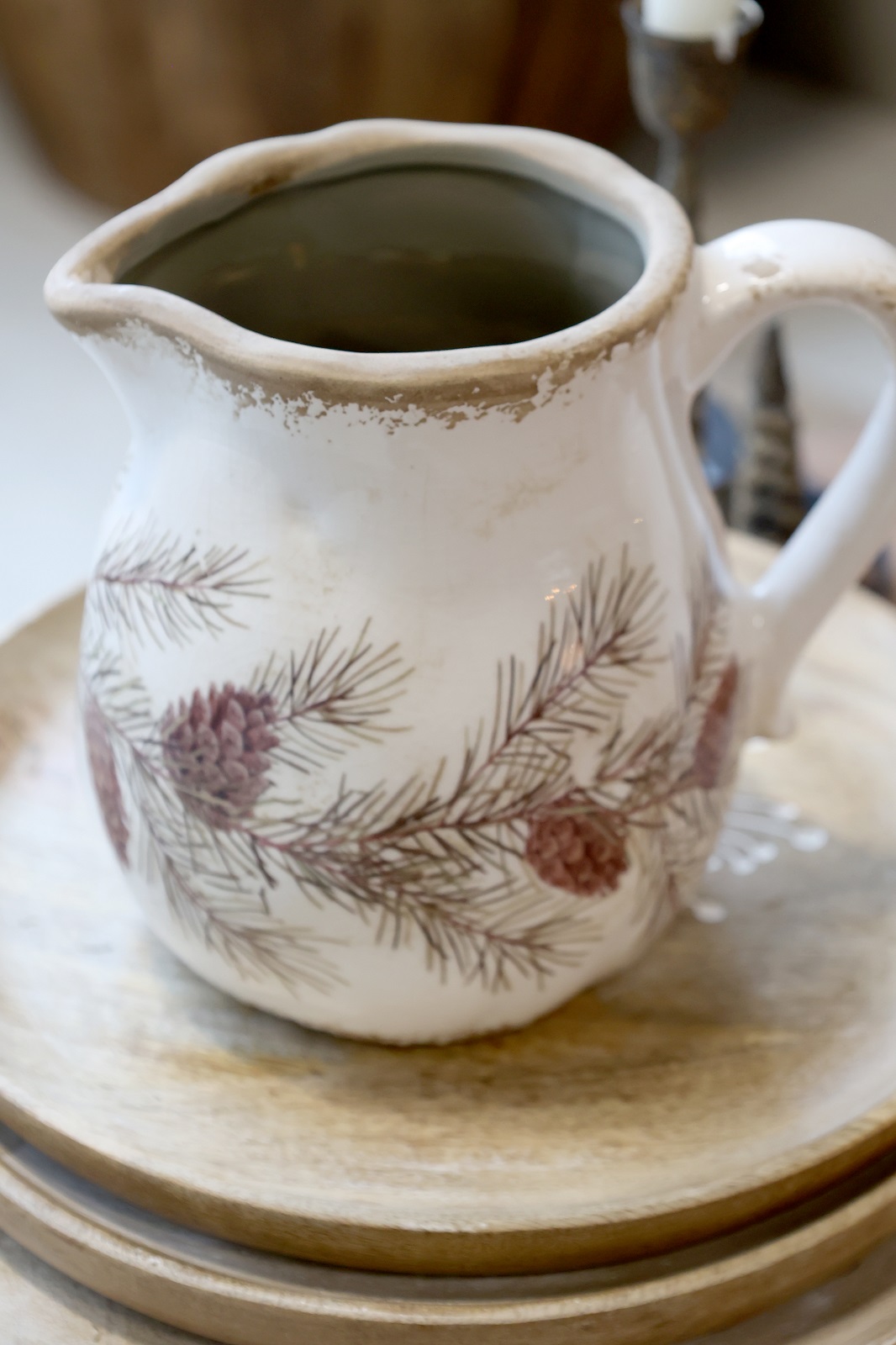 Keramik Kanne mit Tannengirlande Motiv - Höhe 15,5 cm