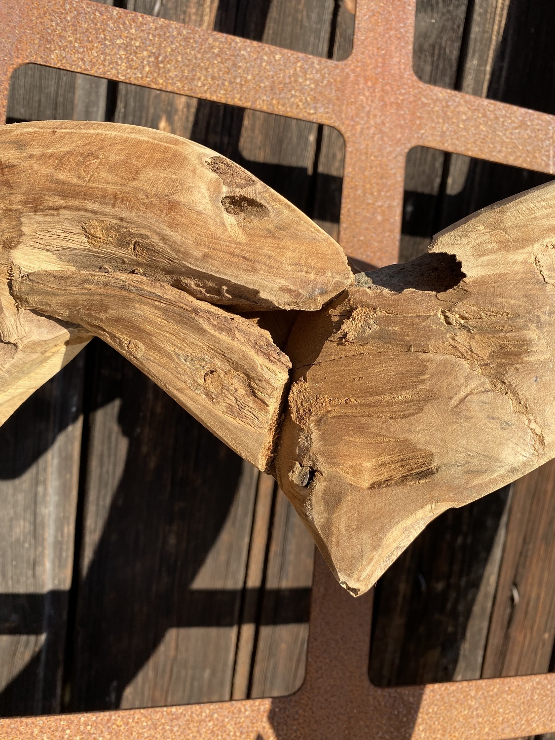 Teak Holz Herz offene Form groß auf Standplatte - Höhe 60 cm