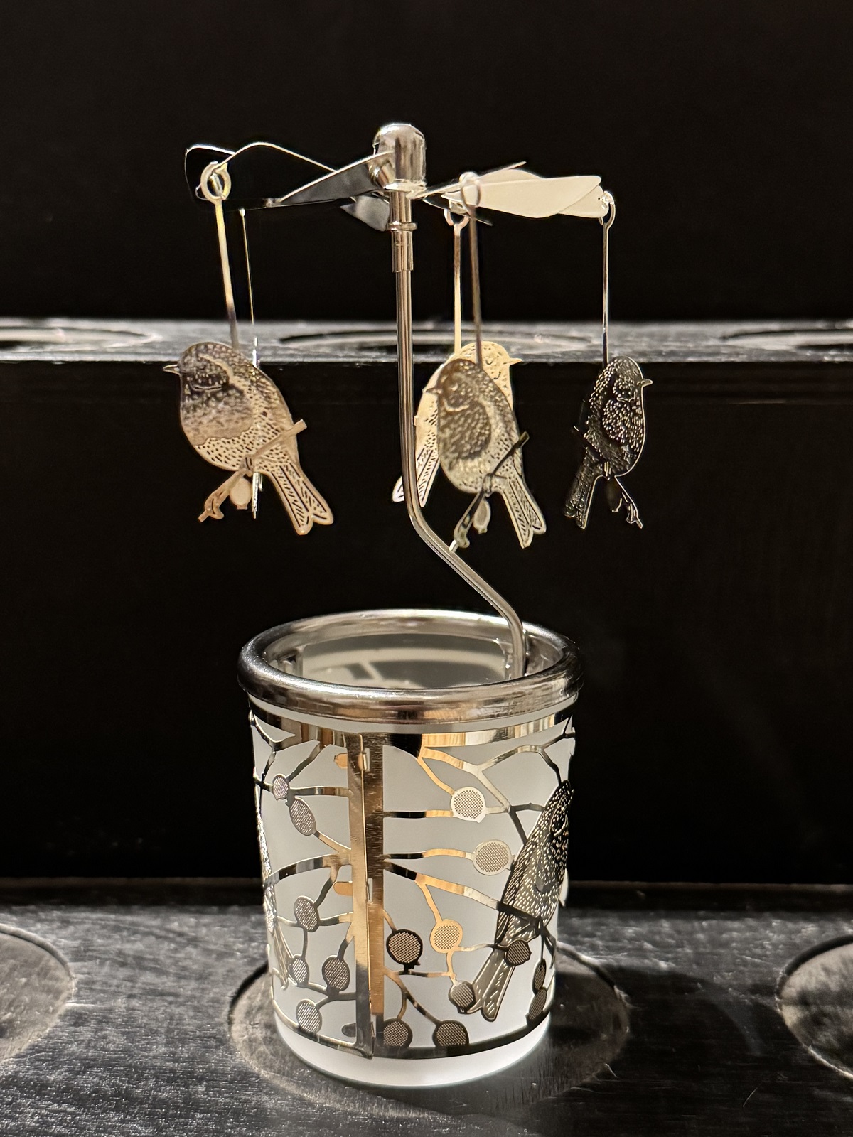 Glaskarussell Rotkehlchen Teelichthalter mit Propeller - Höhe 16 cm