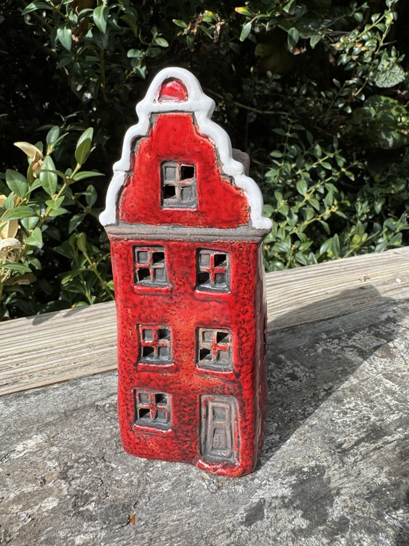 Keramik Stadthäuschen Rot ( 1 )  - Höhe ca. 16 cm
