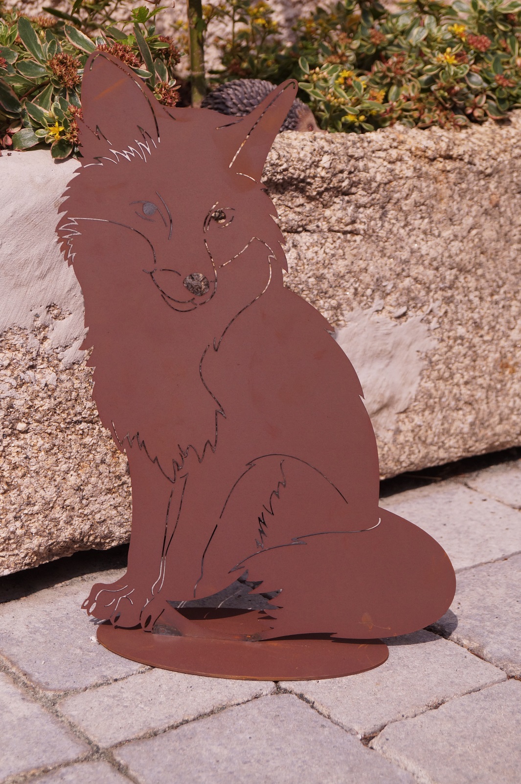Edelrost Fuchs sitzend klein auf Bodenplatte - Höhe 40 cm
