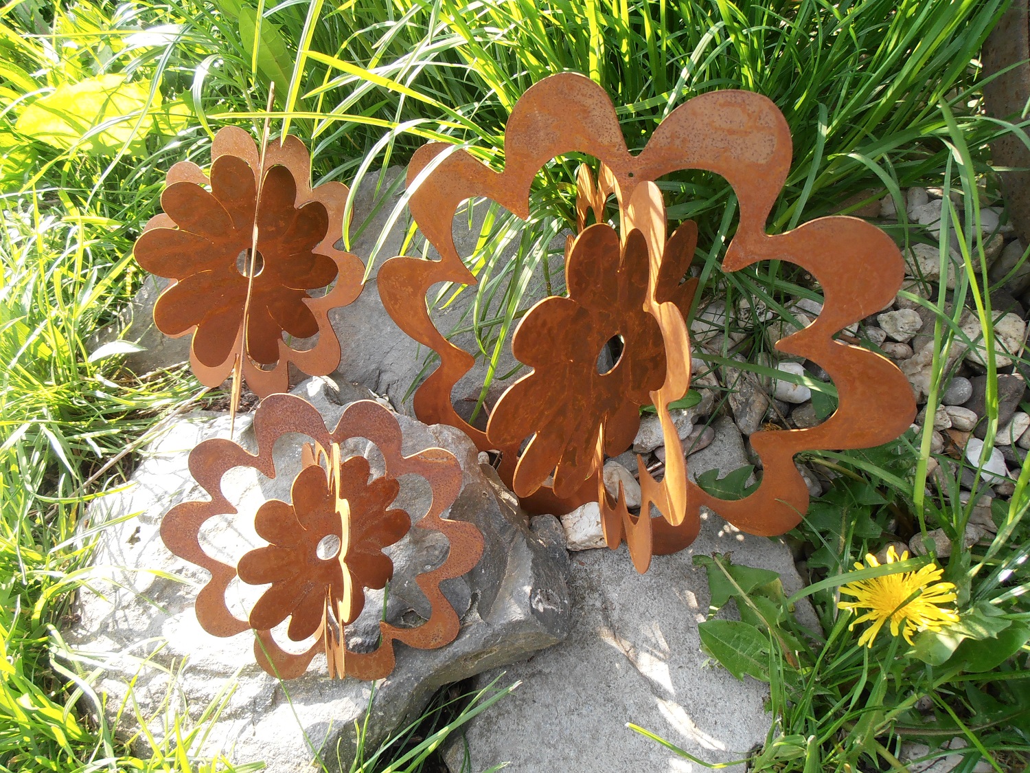 Edelrost Windspiel Brunnenblume mittel - Durchmesser 18 cm