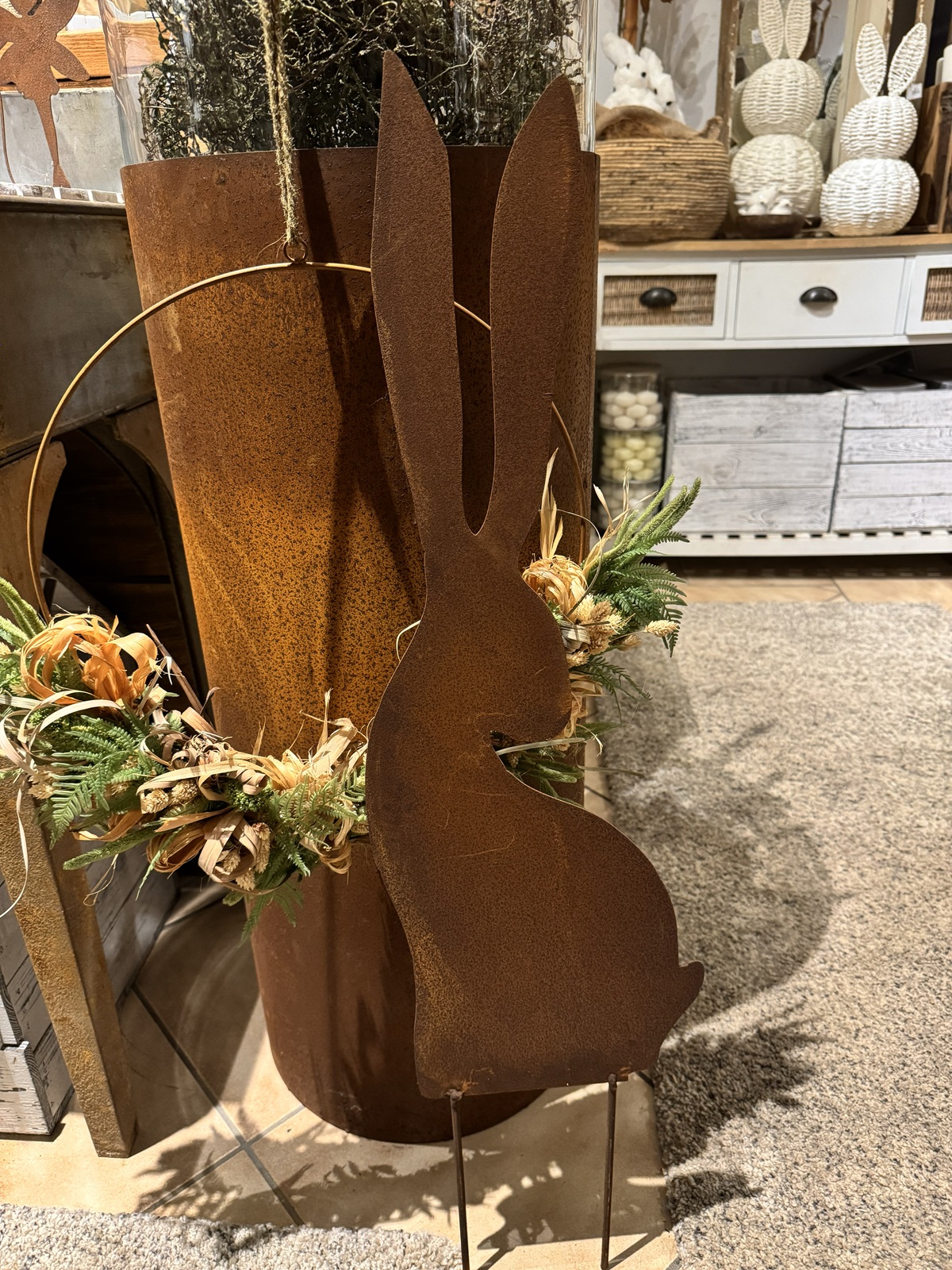 Edelrost Hase seitlich blickend groß auf Stäben - Höhe 70 cm ohne Stäbe