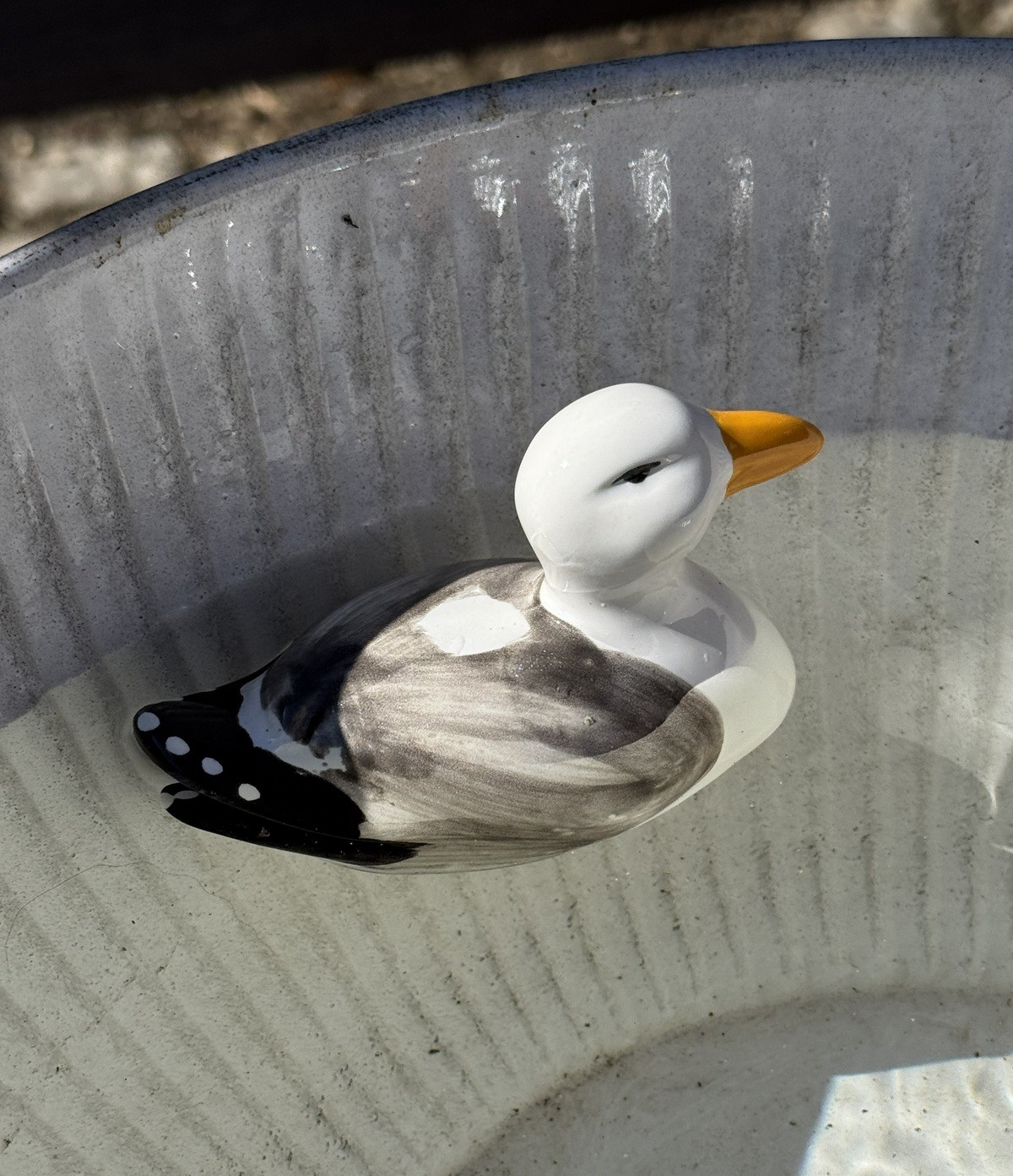 Keramik Schwimmfigur Möwe - Höhe 7 cm