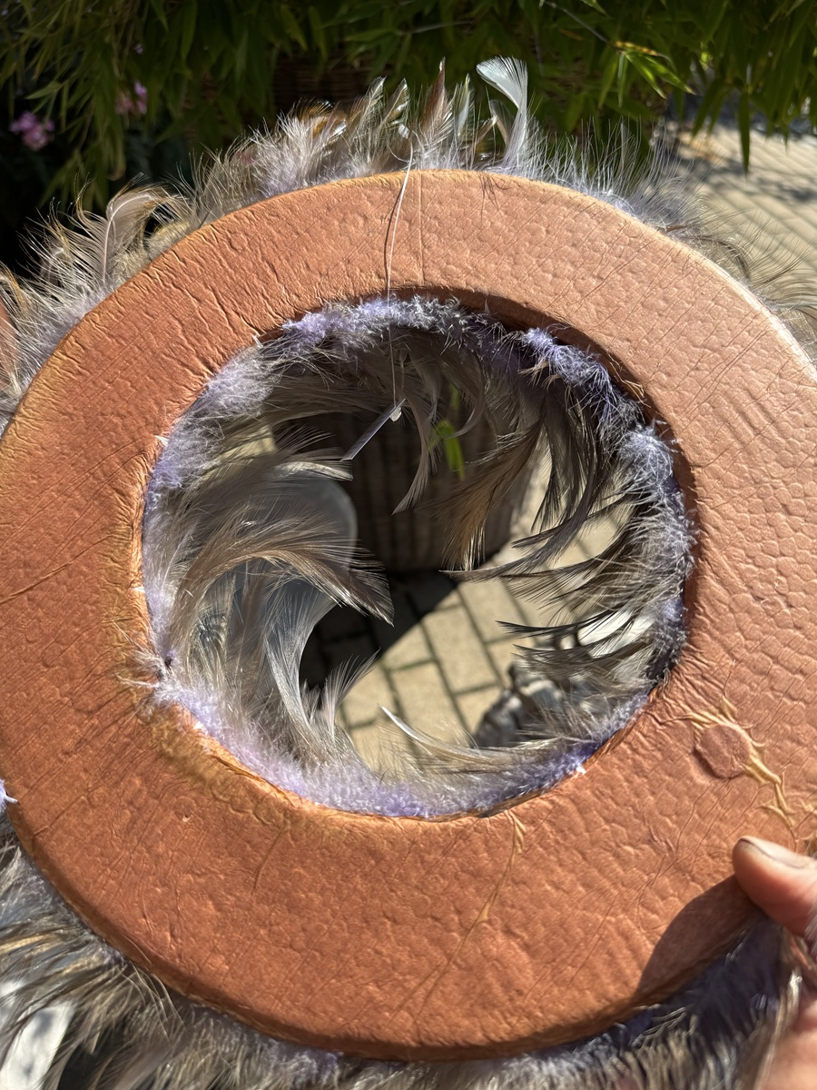 Feder Kranz Braun auf Styroporring - Durchmesser 36 cm