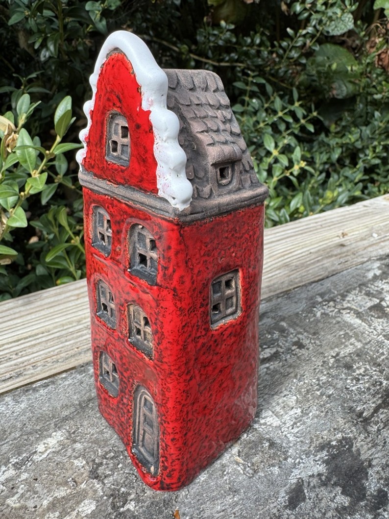 Keramik Stadthäuschen Rot ( Modell 2 ) zum Beleuchten - Höhe ca. 16 cm