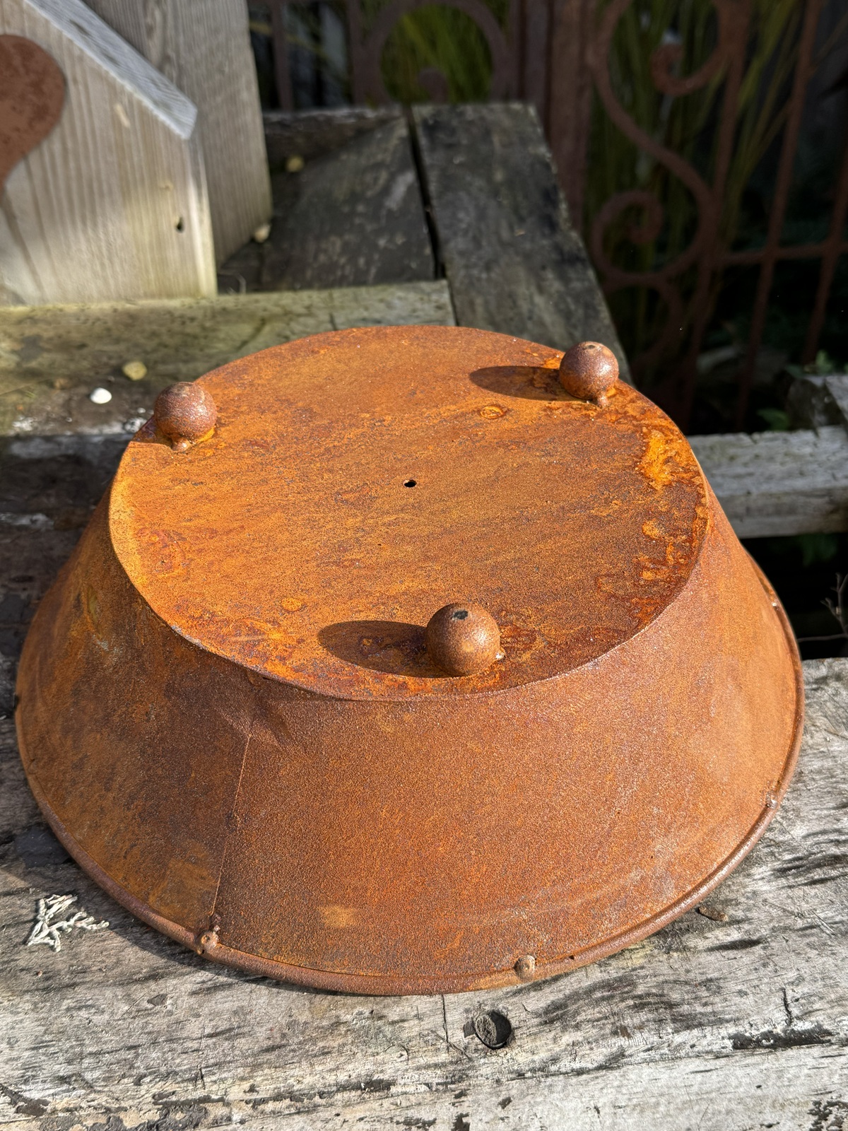 Edelrost Schale runde Form klein auf Standkugeln - Durchmesser 27 cm