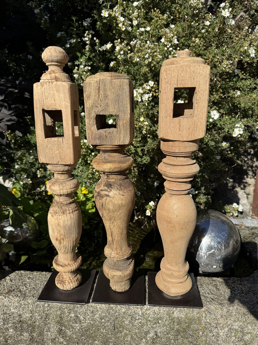 Vintage Skulptur Holz Tischbein (Unikat) auf Eisenplatte