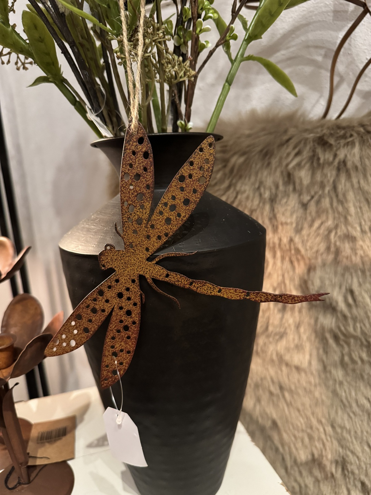 Rostoptik Libelle mit Lochmuster zum Hängen - Höhe 18 cm