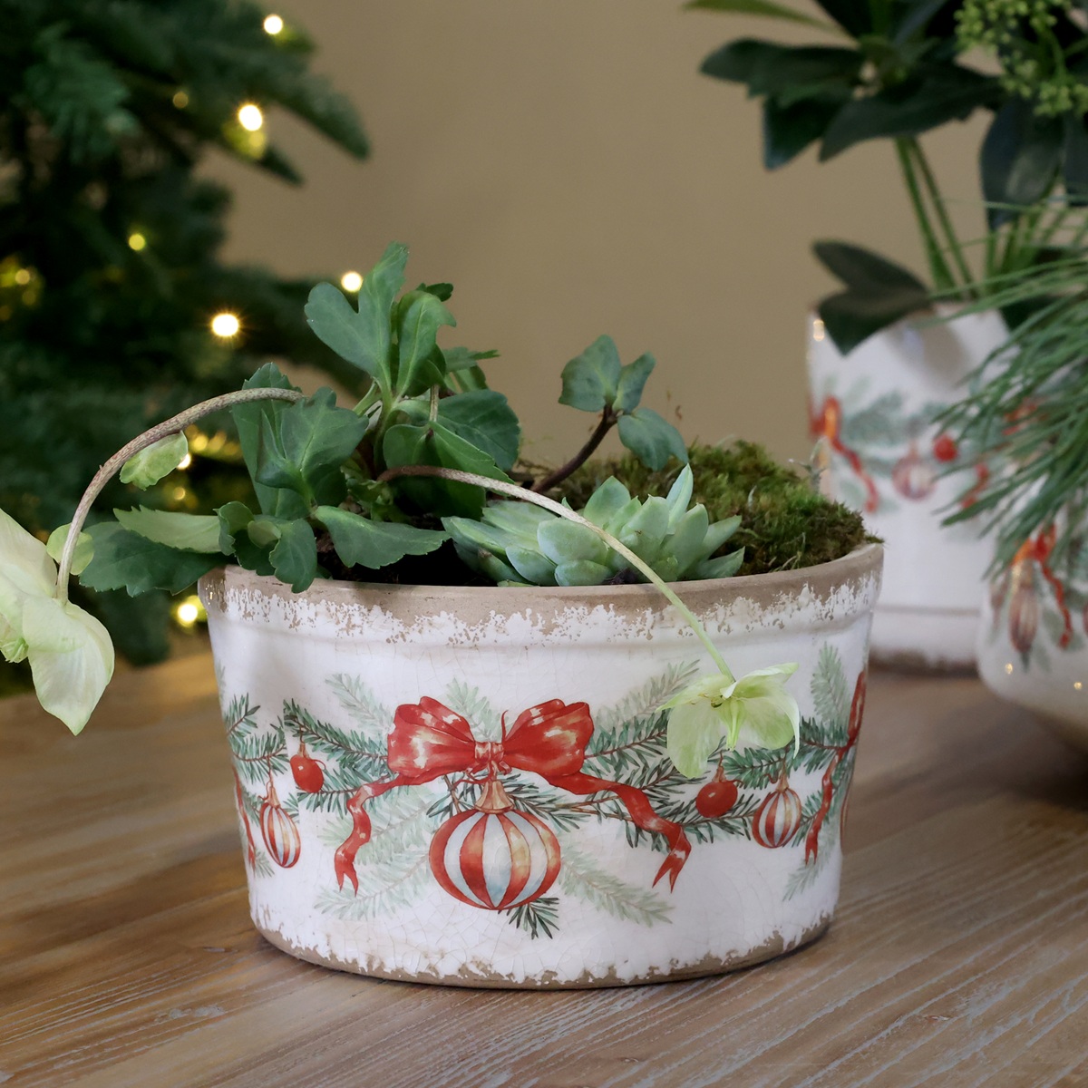 Steingut Schale mit Weihnachtskugel und Schleife - Durchmesser 19,5 cm