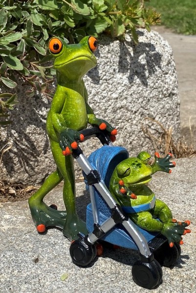Kunststein Papa Frosch mit Buggy und Baby - Höhe 16,5 cm