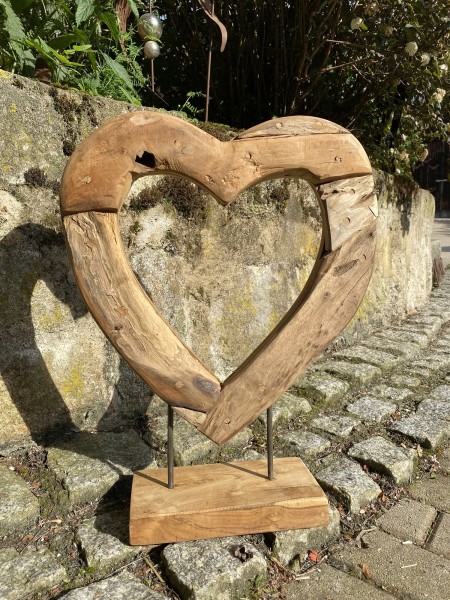 Teak Holz Herz offene Form klein auf Standplatte - Höhe 40 cm
