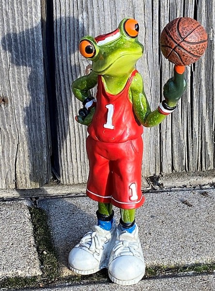 Kunststein Basketball Frosch rotes Trikot - Höhe 17 cm
