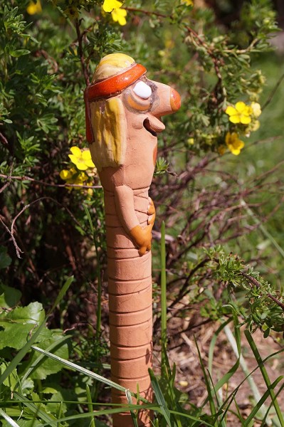 Keramik Gartenwurm Hippie zum Stecken - Höhe 28 cm