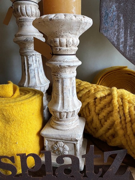 Kerzenhalter Ariadne klein antikweiß Mit Sockel und Verzierungen - Höhe 30 cm