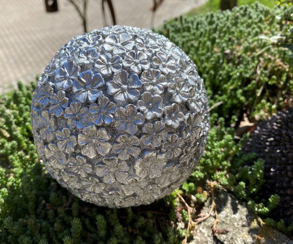 Deko-Kugel Blütentraum Silber - Durchmesser 12 cm