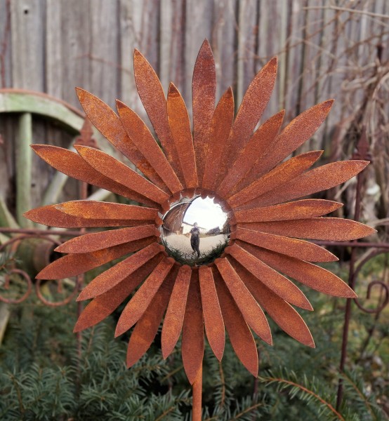 Edelrost Fächerblume spitze Form mit Edelstahlkugel auf Stab - Höhe 115 cm
